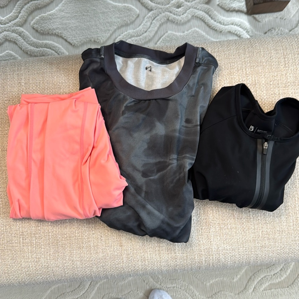 Legging, oversized tee and zip up long sleeve